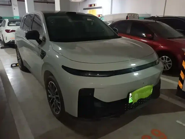Leapmotor B10 — Фото автомобиля 3