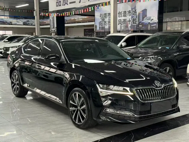 Skoda Superb — Фото автомобиля 3