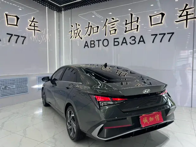 Hyundai Elantra — Фото автомобиля 6