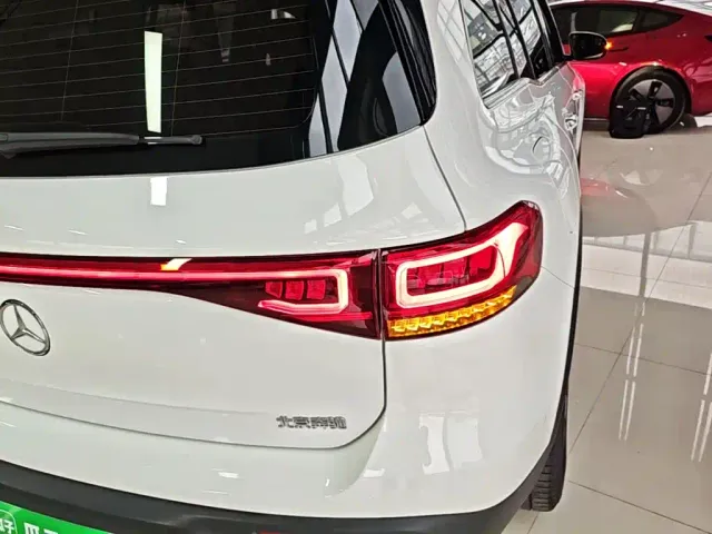 Mercedes-Benz EQB — Фото автомобиля 7