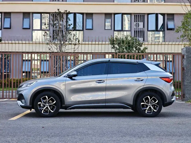 BYD Yuan PLUS — Фото автомобиля 2