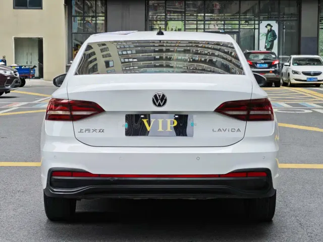 Volkswagen Lavida — Фото автомобиля 8