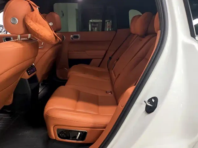Li Auto L7 — Фото автомобиля 16