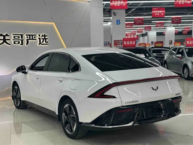 Wuling Starlight — Фото автомобиля 7
