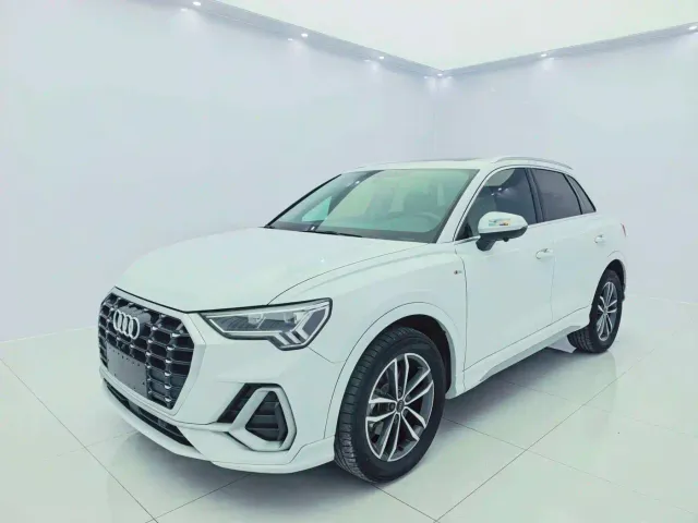 Фотография автомобиля — Audi Q3