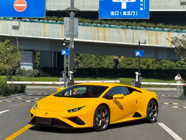 Lamborghini Huracan — Фото автомобиля 3