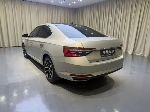 Skoda Superb — Фото автомобиля 4