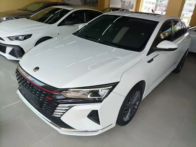 Фотография автомобиля — Dongfeng Yixuan MAX