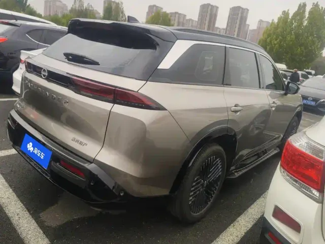 Nissan Terra — Фото автомобиля 3