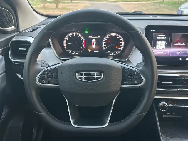 Geely Binyue — Фото автомобиля 11