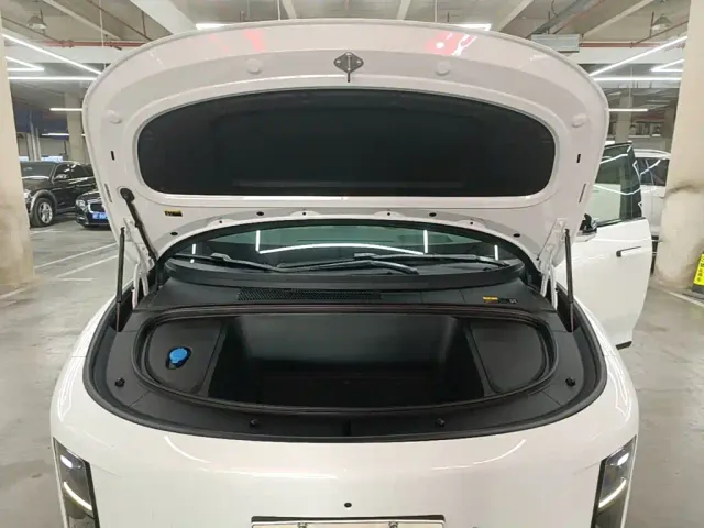 Li Auto i6 — Фото автомобиля 19