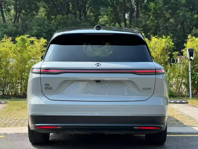 Nio ES8 — Фото автомобиля 5