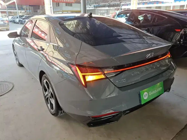 Hyundai Elantra — Фото автомобиля 4