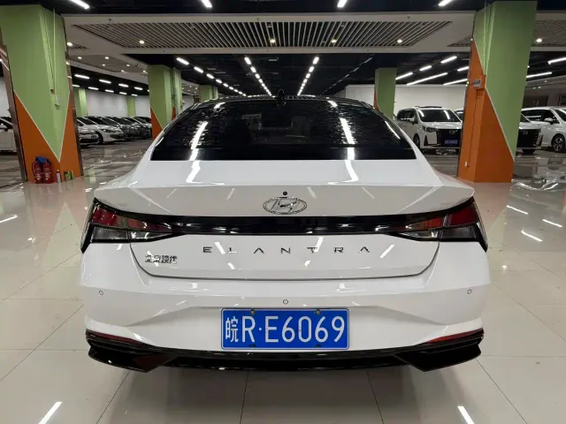 Hyundai Elantra — Фото автомобиля 21
