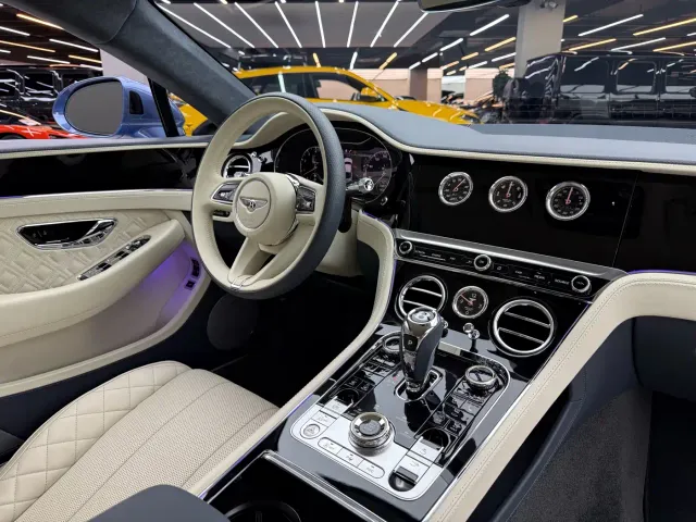 Bentley Continental — Фото автомобиля 10