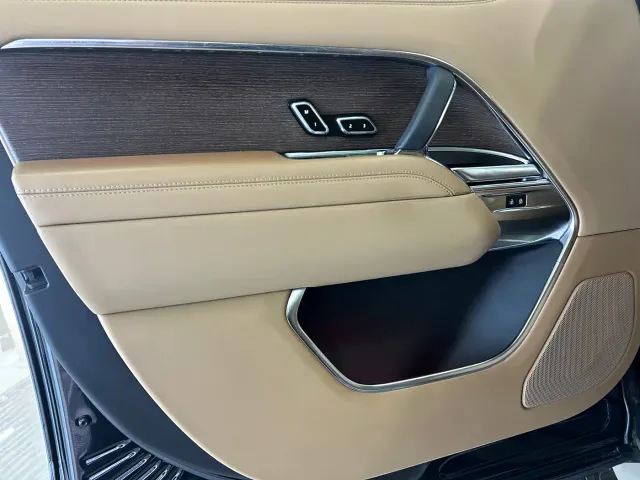 Land Rover Range Rover — Фото автомобиля 16