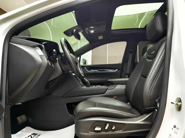 Cadillac XT5 — Фото автомобиля 8