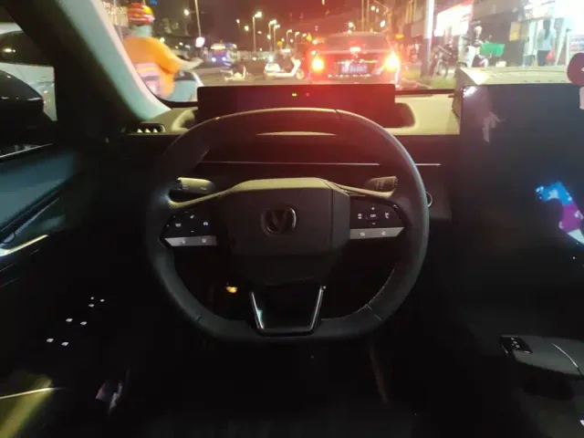 Changan Eado — Фото автомобиля 11