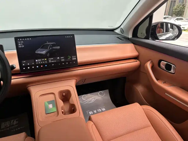 Leapmotor C10 — Фото автомобиля 10