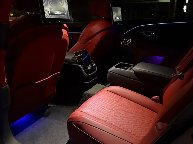 Bentley Flying Spur — Фото автомобиля 9