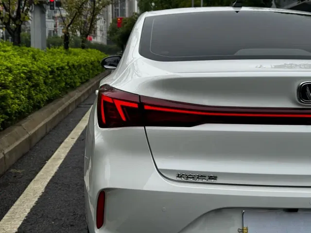 Changan Eado — Фото автомобиля 27