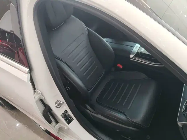 Mercedes-Benz C-Class — Фото автомобиля 24