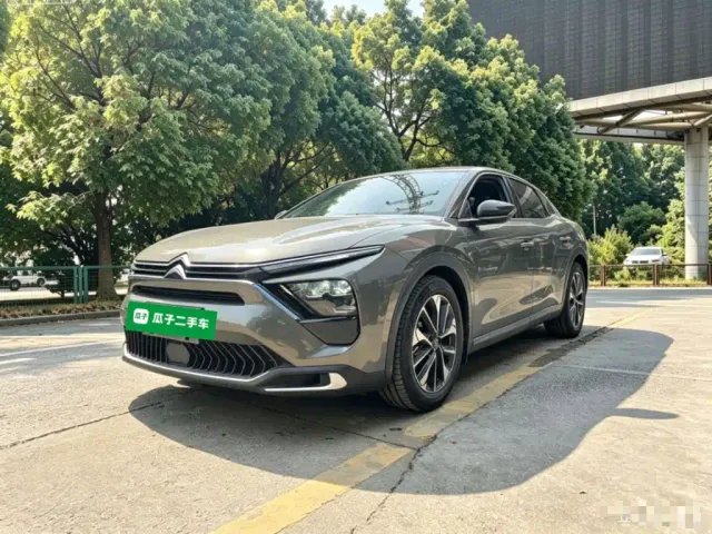 Фотография автомобиля — Citroen C5 X