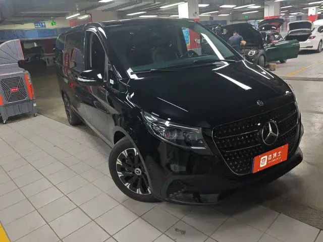 Mercedes-Benz V-Class — Фото автомобиля 2