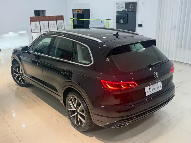 Volkswagen Touareg — Фото автомобиля 10