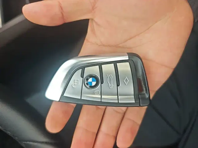 BMW 5 Series — Фото автомобиля 12