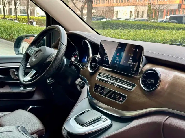 Mercedes-Benz V-Class — Фото автомобиля 8