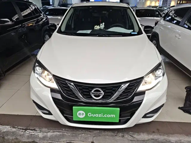 Nissan Tiida — Фото автомобиля 2