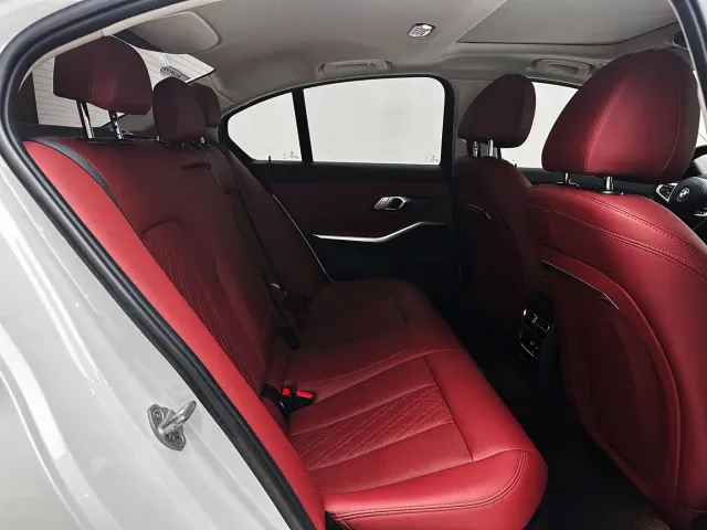 BMW 3 Series — Фото автомобиля 24