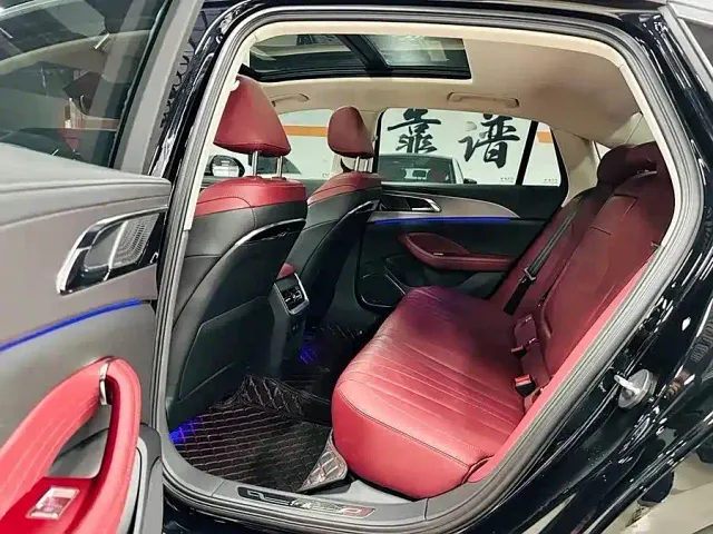 Hongqi H5 — Фото автомобиля 4