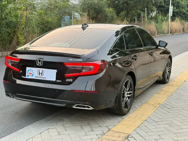 Honda Accord — Фото автомобиля 7