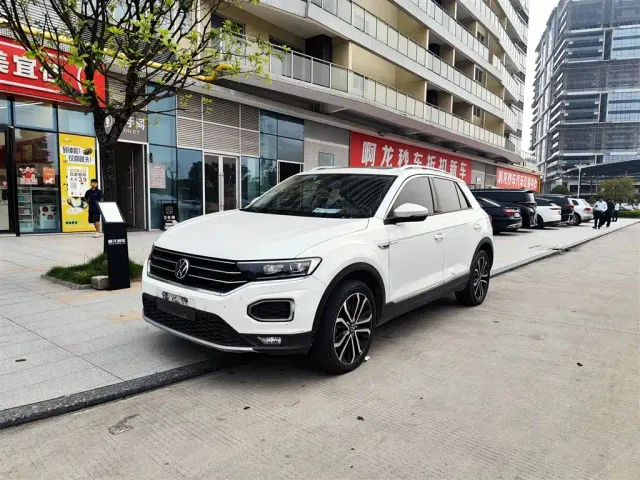 Фотография автомобиля — Volkswagen T-Roc
