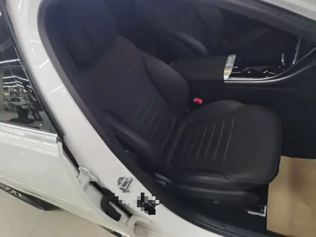 Mercedes-Benz C-Class — Фото автомобиля 24