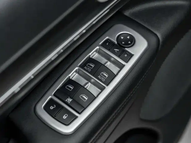 Jeep Grand Cherokee — Фото автомобиля 15