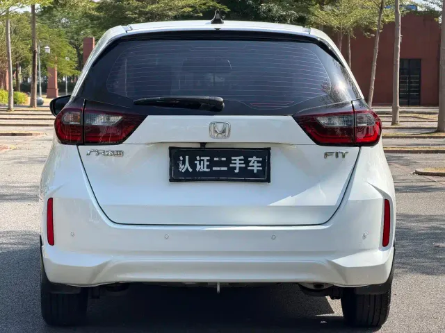 Honda Fit — Фото автомобиля 7