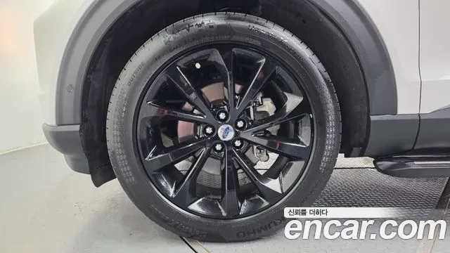 Ford Explorer Explorer 6 поколение 3.0 Platinum 4WD — Фото автомобиля 5