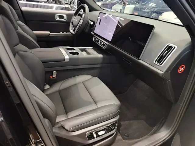 Li Auto L7 — Фото автомобиля 24