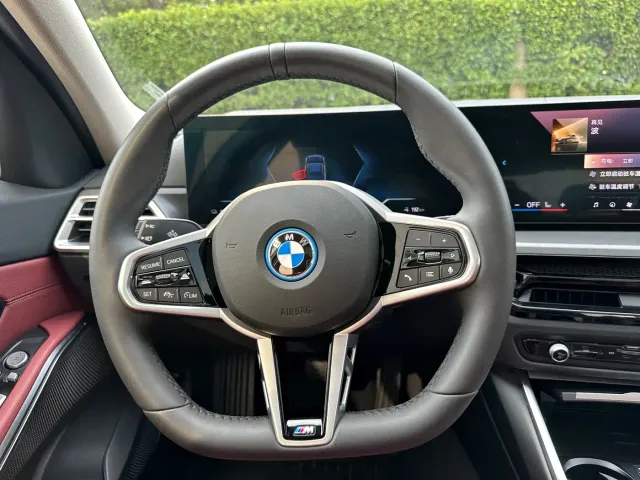 BMW i3 — Фото автомобиля 13