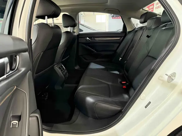 Honda Accord — Фото автомобиля 7