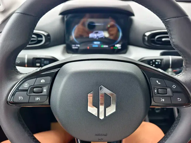 Leapmotor T03 — Фото автомобиля 7