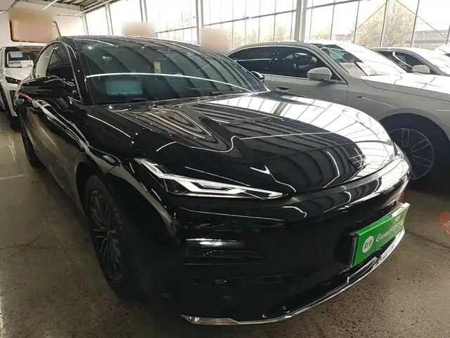 Geely Galaxy Xingyao 8 — Фото автомобиля 3