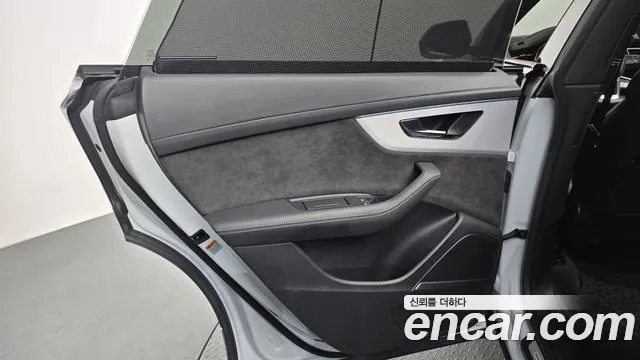Audi Q8 55 TFSI quattro Premium — Фото автомобиля 21