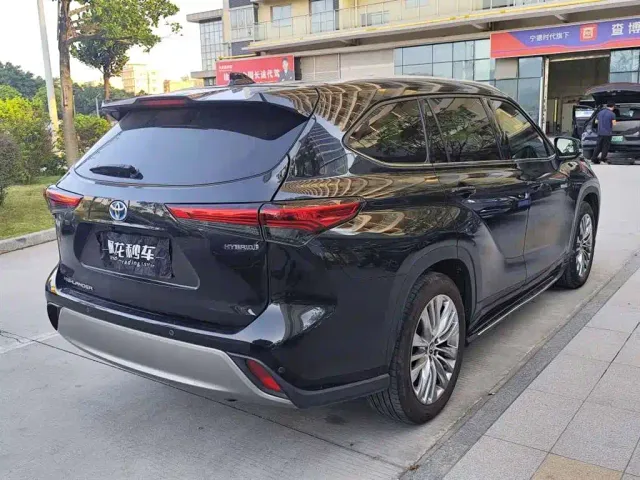 Toyota Highlander — Фото автомобиля 9
