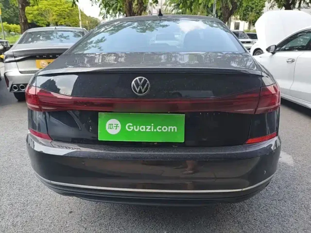 Volkswagen Passat — Фото автомобиля 5