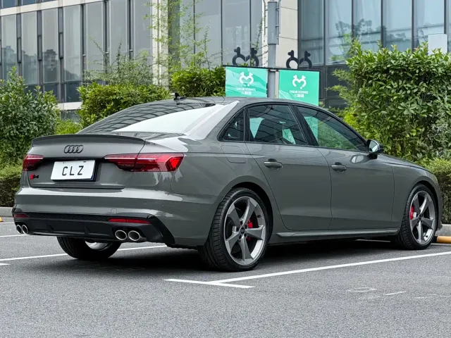 Audi S4 — Фото автомобиля 6