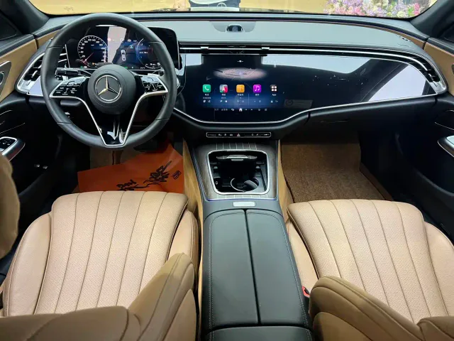 Mercedes-Benz E-Class — Фото автомобиля 6